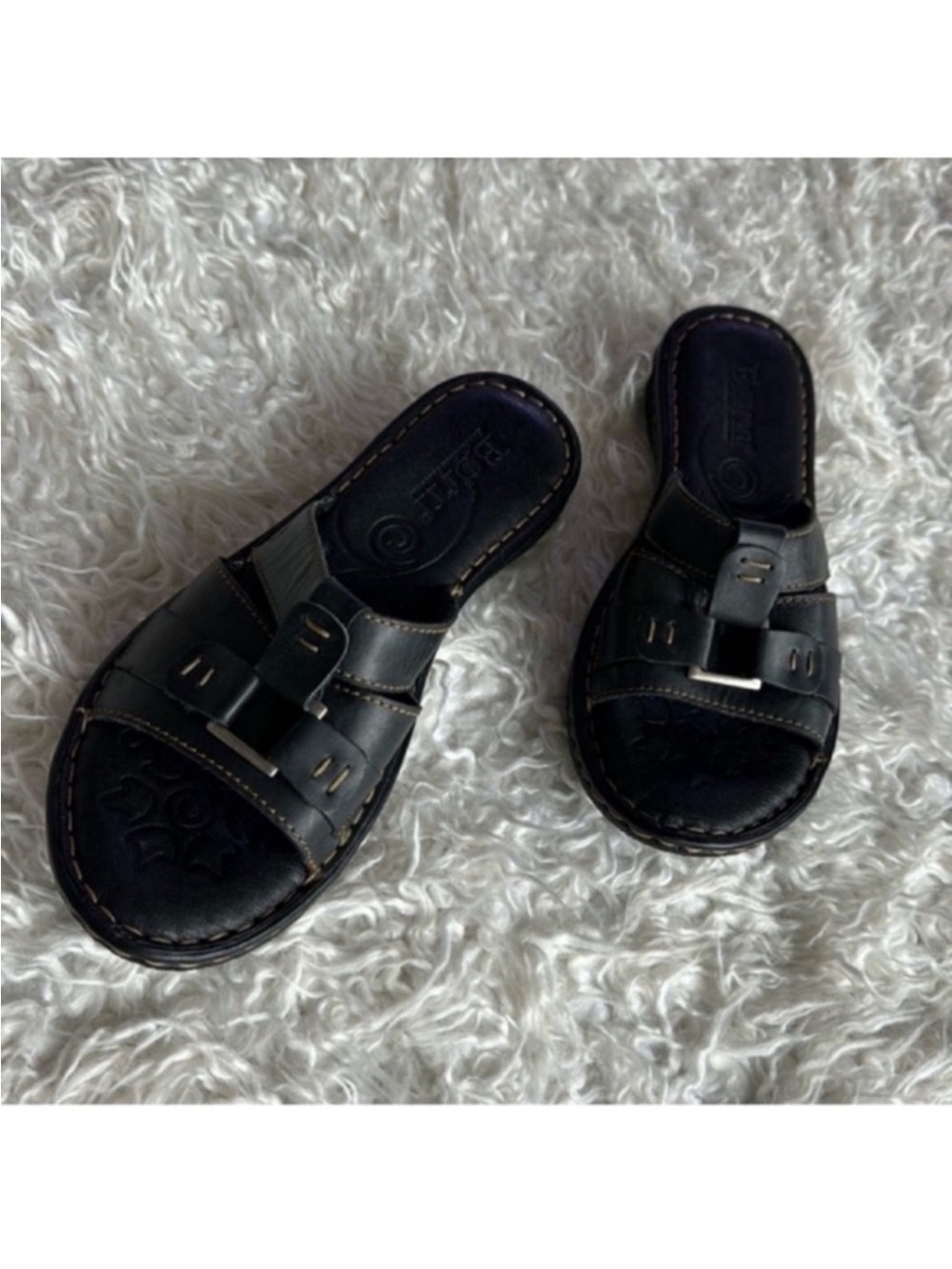 Born Black Leather Slip On Casual Sandals/Slides/Flats Sz 9 Buckle Detail